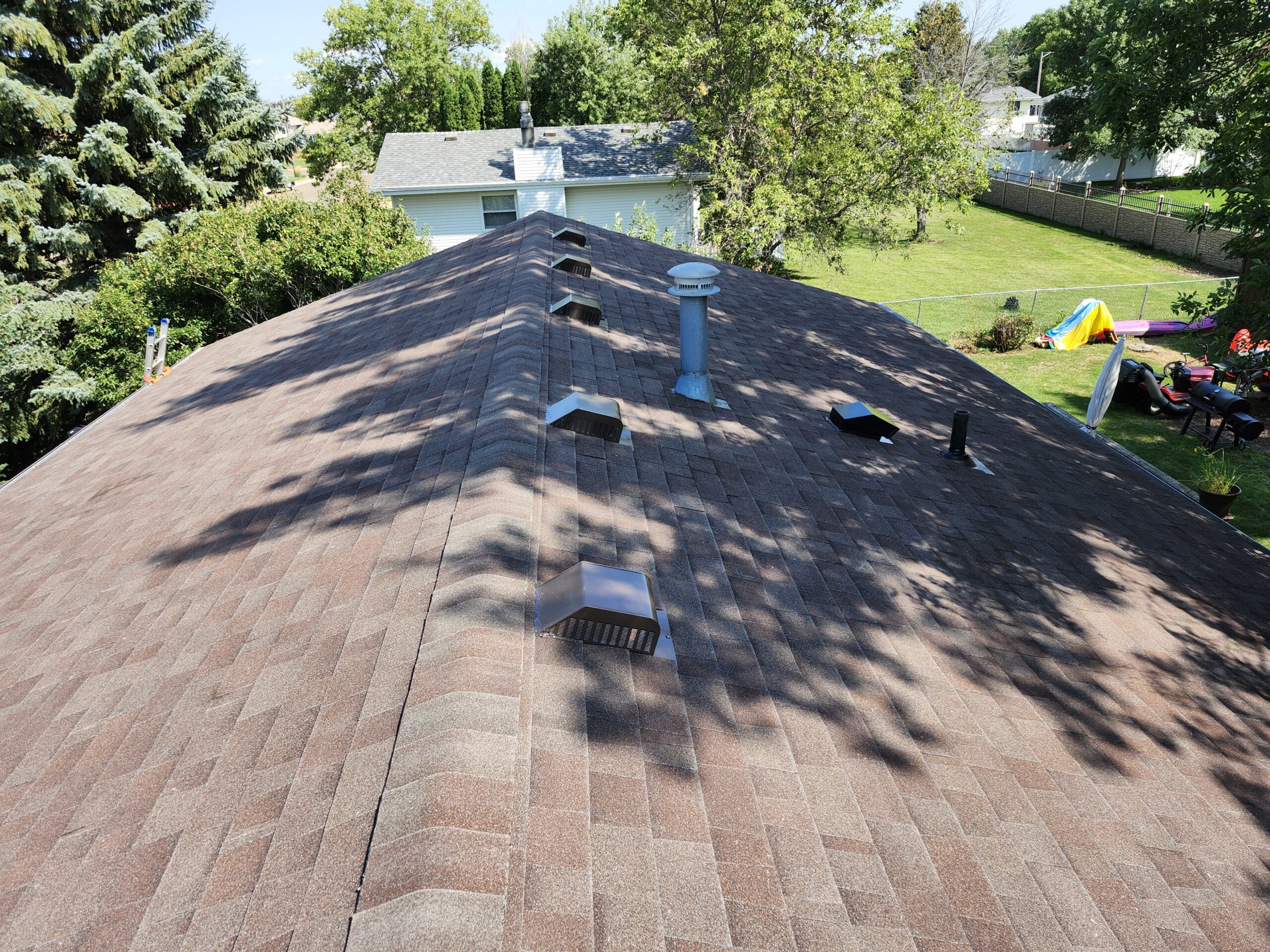 Bison Roofing Install August 2024 - Malarkey Highlander Class 3 UL2218 – Heather - Dickinson, ND